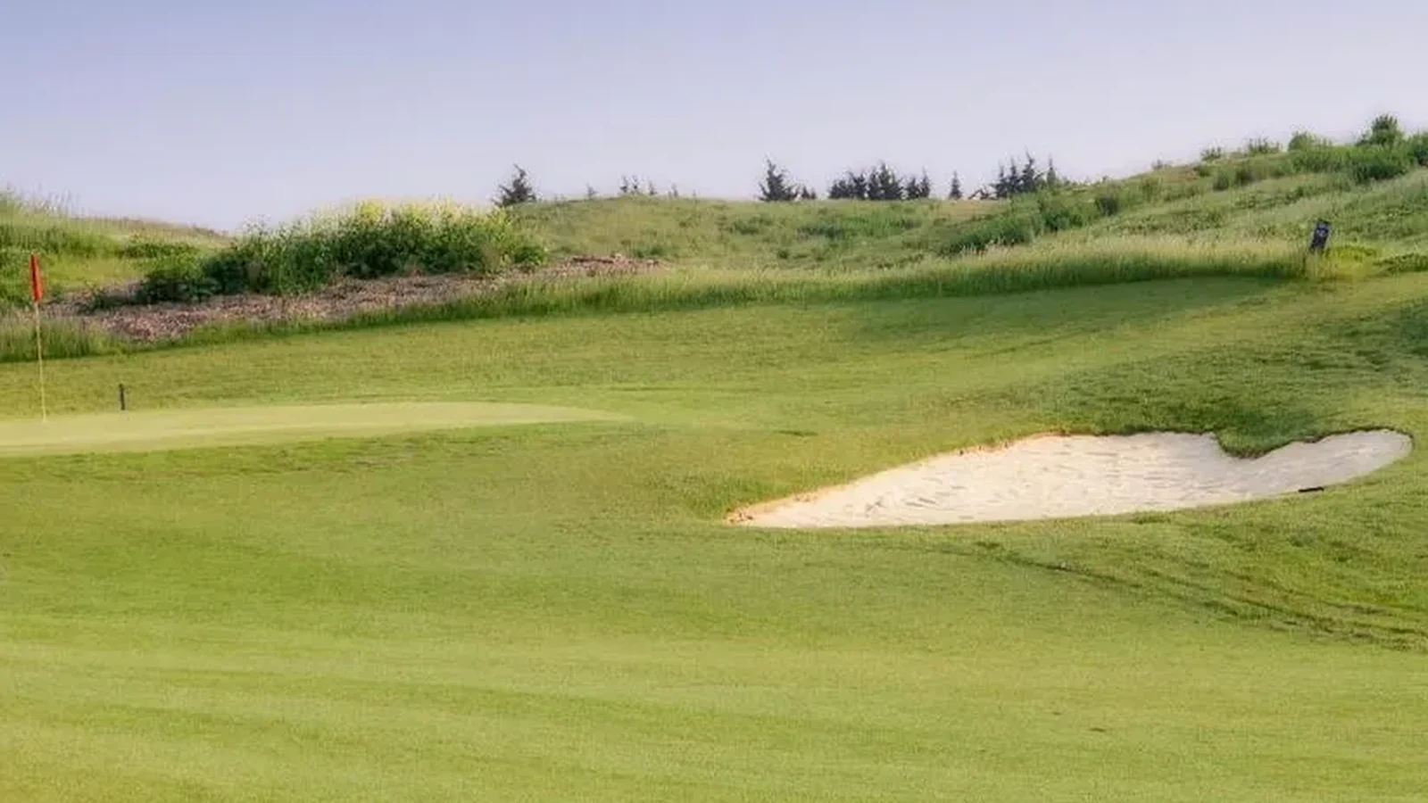 Green et bunker du parcours UGOLF Buc-Toussus.