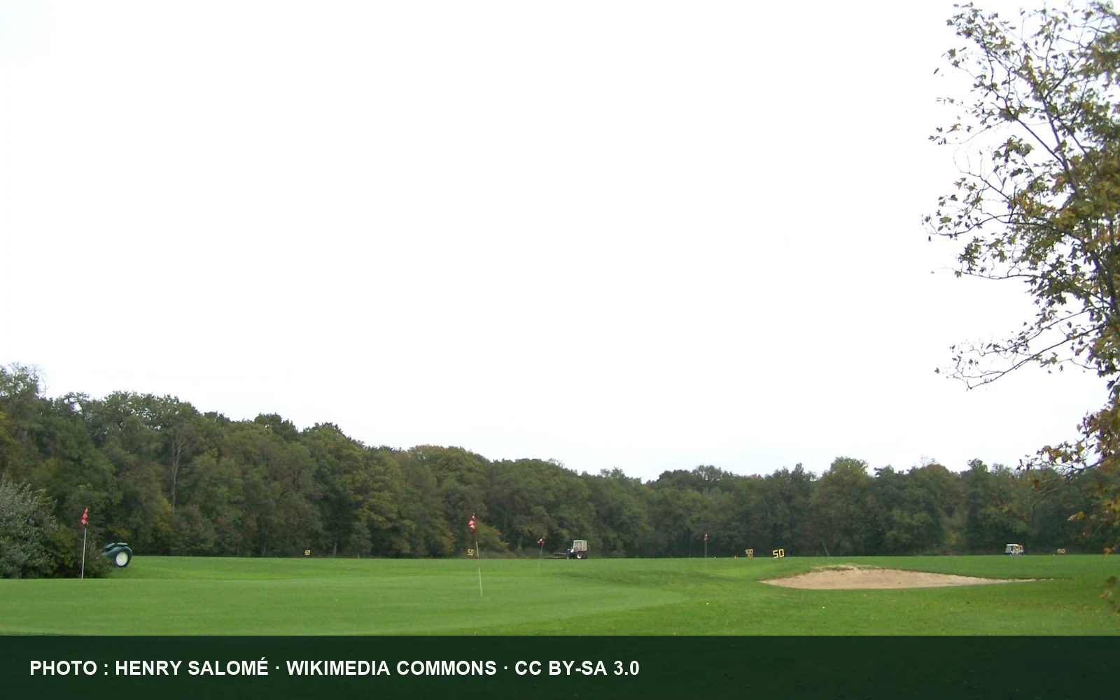 Vue du practice du Golf des Yvelines à La Queue-lez-Yvelines.