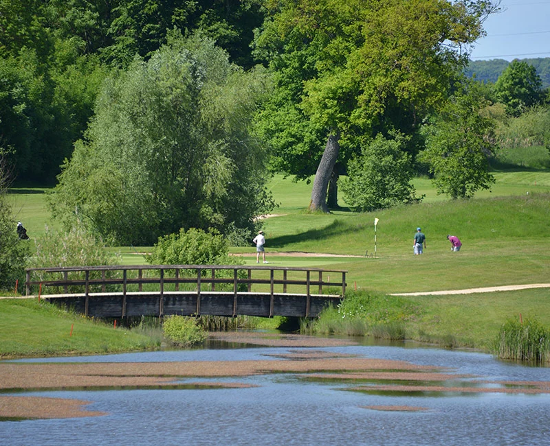 Passerelle et parcours au Golf de Preisch