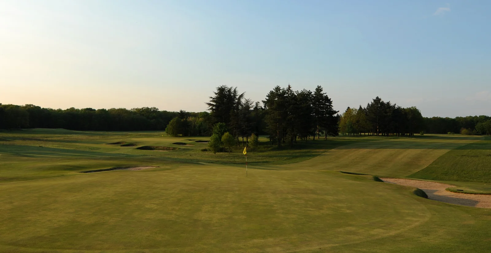 Fairway et bunker du Golf de Chantilly