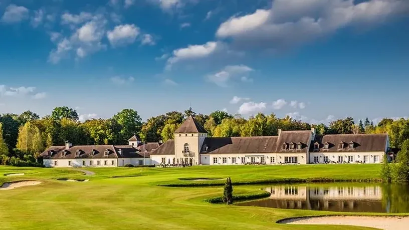Golf d'Apremont — château et fairway