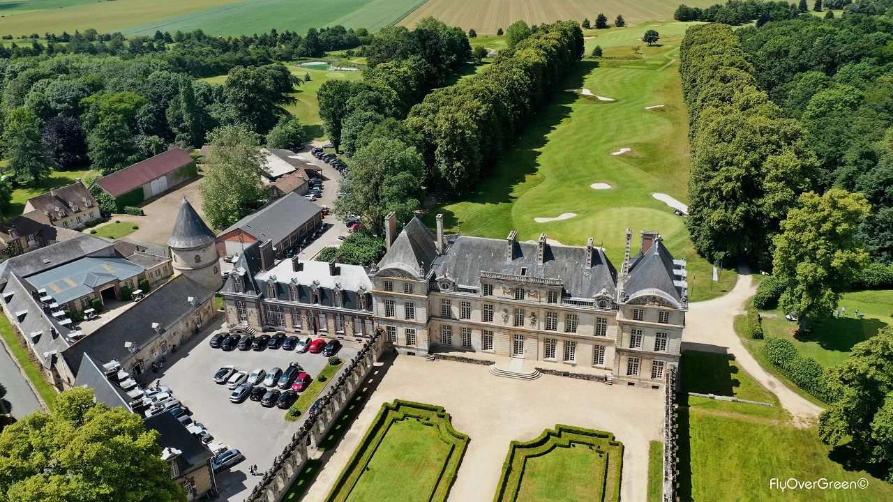 Golf de Raray — vue aérienne du château et du parcours