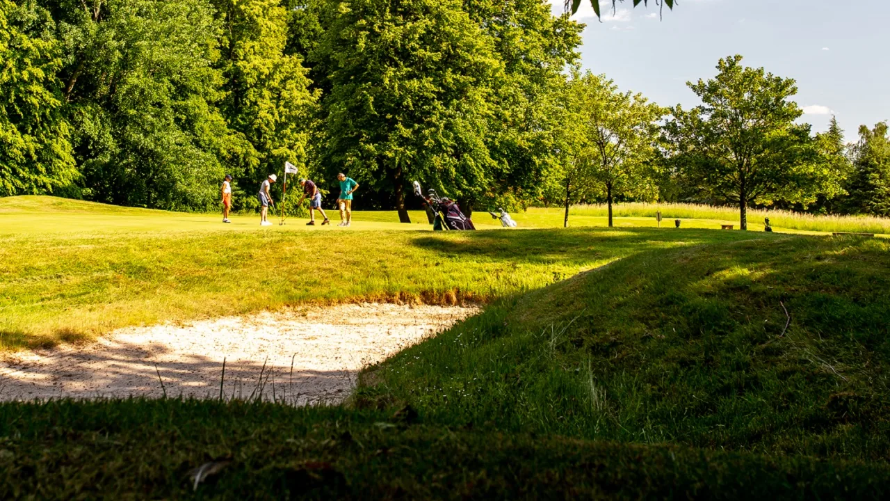 Golf de Raray — bunker et relief du parcours