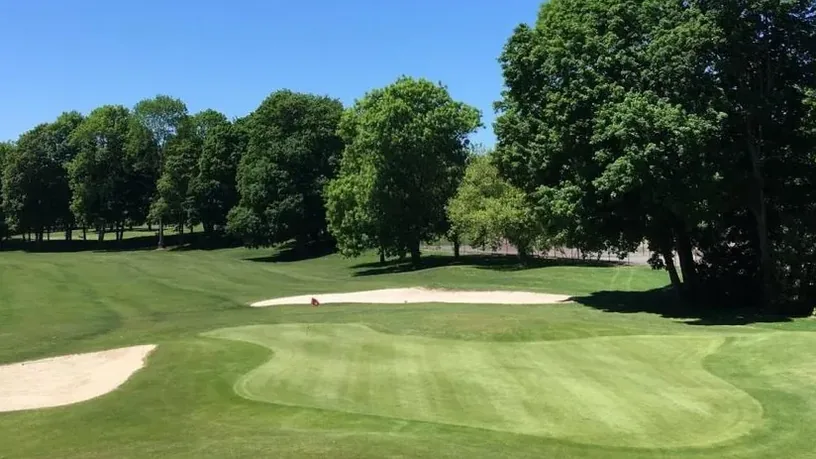 Golf du Château d'Humières — green et bunker