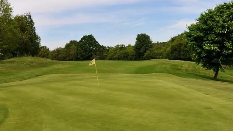 Golf du Val Secret — green et drapeau