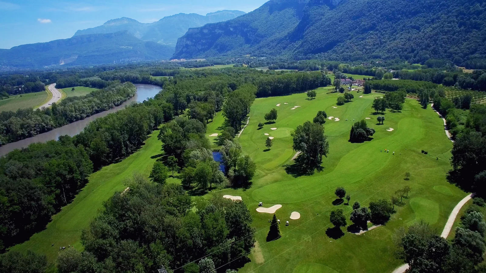Vue aérienne du parcours de Charmeil dans la vallée