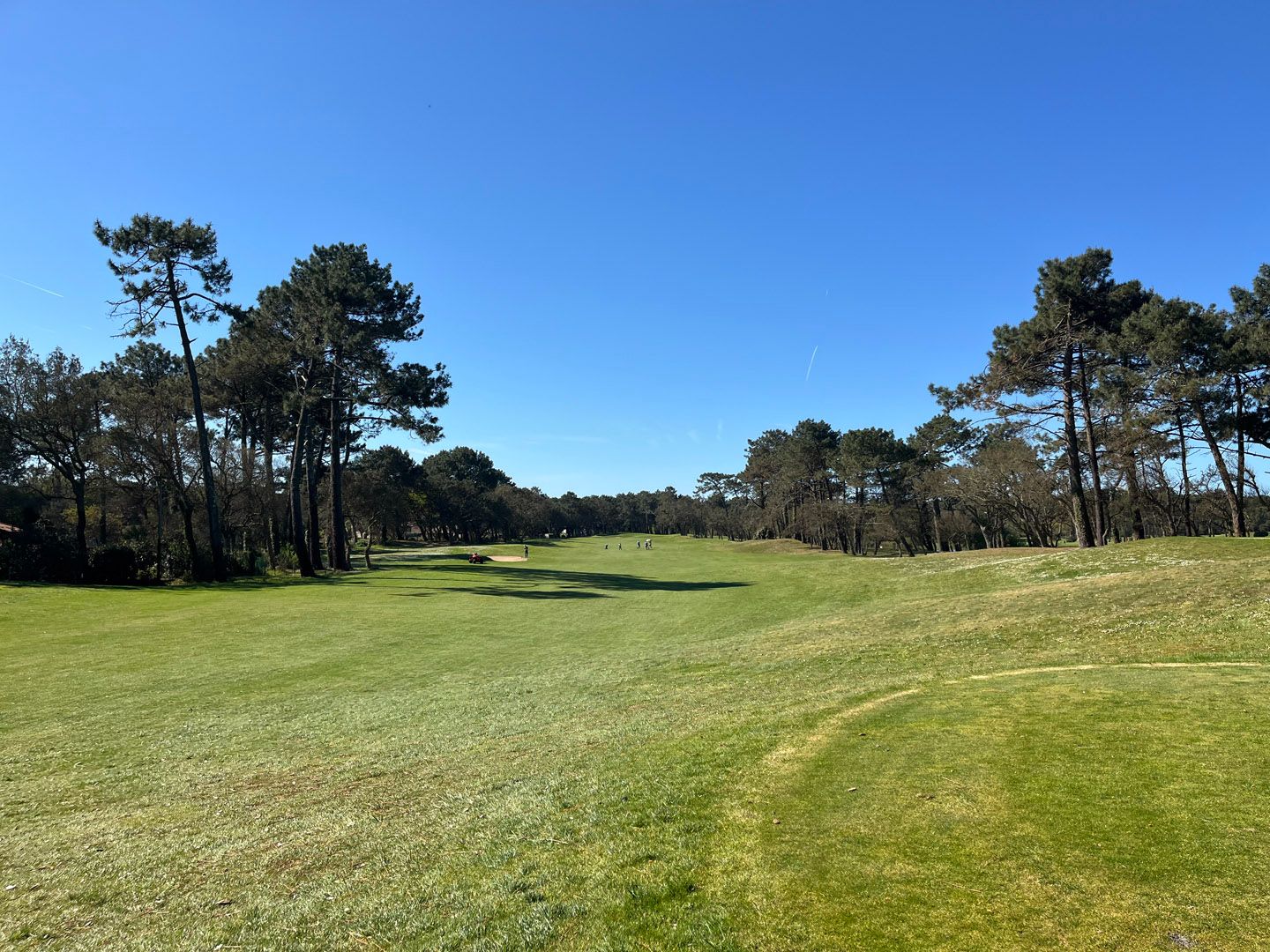 Fairway du trou 2 du Golf de Soustons-Pinsolle.