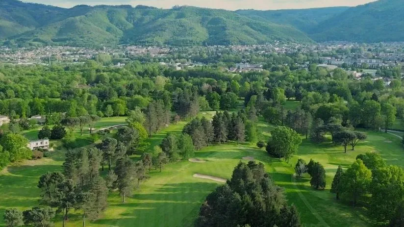 Vue aérienne du parcours de Mazamet La Barouge, dans la vallée de l'Arn