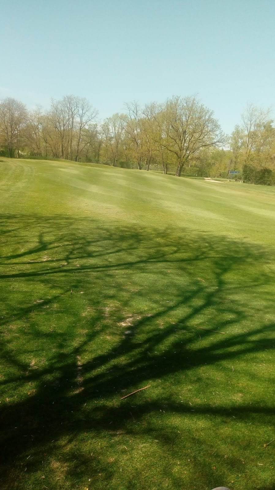 Perspective sur le parcours du Golf du Grand Parc Miribel Jonage au printemps 2020.