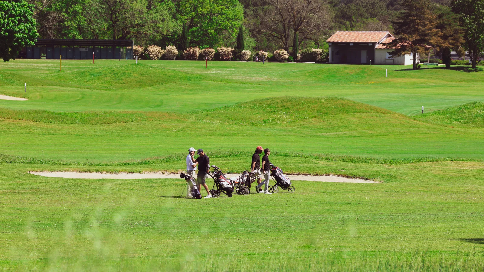 Golfeurs sur le parcours de Casteljaloux.