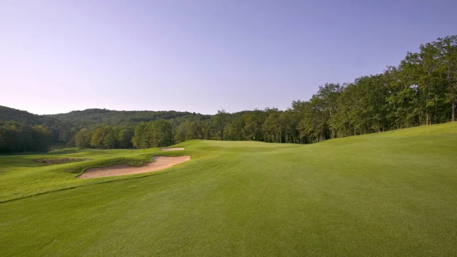 Green et bunker du trou 8 de Souillac.